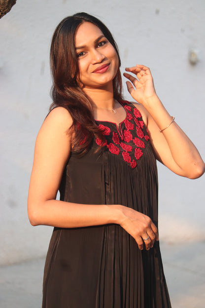 Noorika red and black crepe silk kurti side view with flowing A-line shape