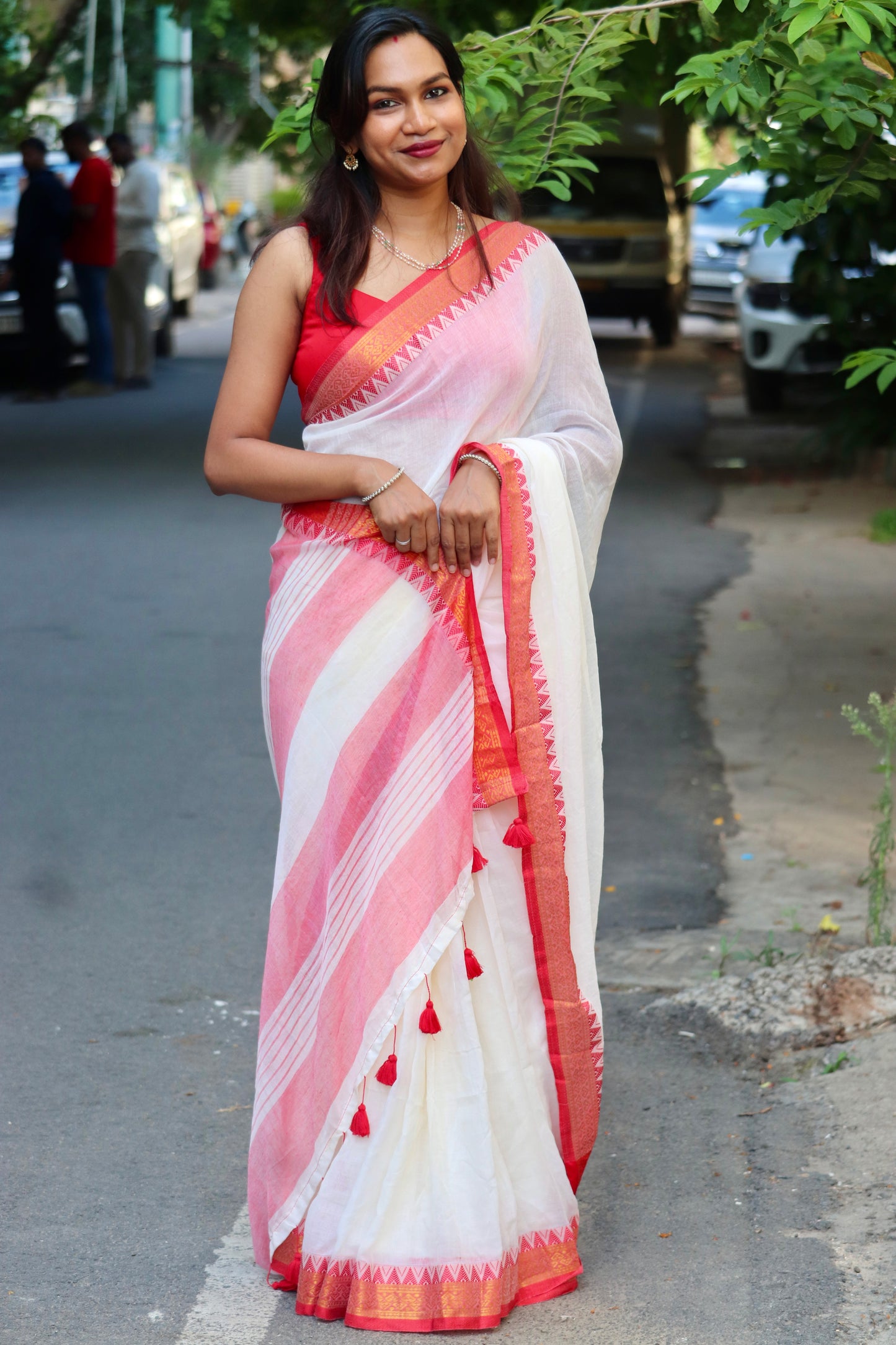 Mridula – Off White Mul Cotton Kerala Saree with Red Border