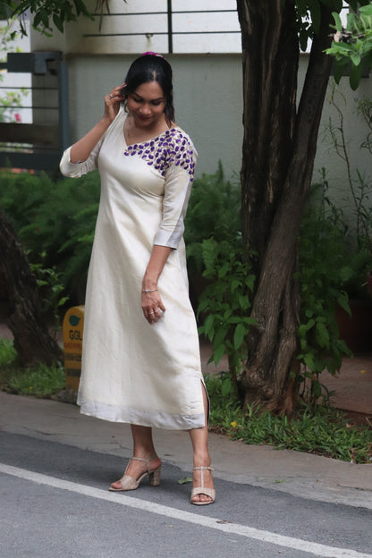 Vaadamalli – Tissue A-Line Top with Handcrafted Floral Embroidery