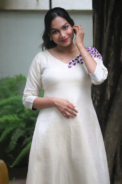 Vaadamalli – Tissue A-Line Top with Handcrafted Floral Embroidery