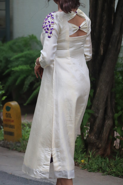 Vaadamalli – Tissue A-Line Top with Handcrafted Floral Embroidery